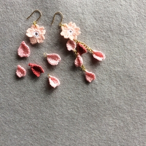 春惜しむ桜ピアス.jpeg
